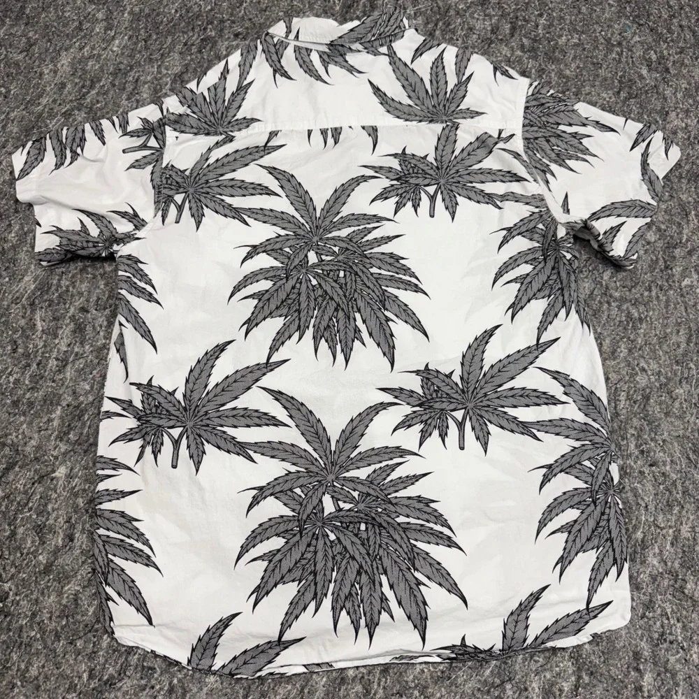 Eighty Eight Mens XL White‎ Black Pot Leaf Print Cotton Short Sleeve Button Down